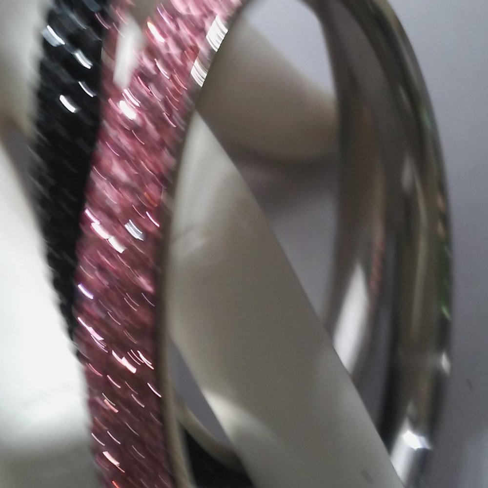 NWT bangle bracelet crystal 4 row black or pink - Picture 5 of 5